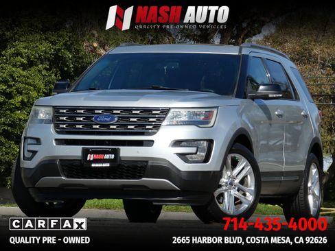 Used 2017 Ford Explorer XLT w/ Equipment Group 202A FWD image 2
