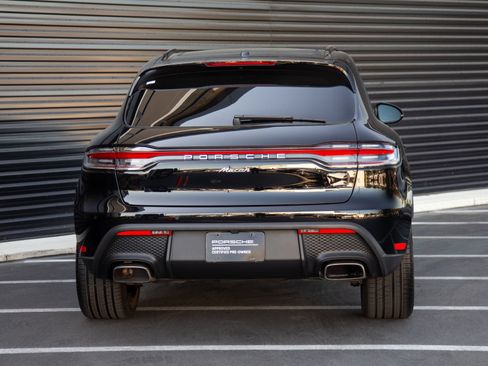 Certified 2026 Porsche Macan AWD/4WD image 6