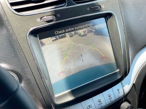 Used 2019 Dodge Journey SE w/ Premium Group FWD image 9