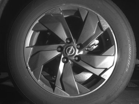 Used 2025 Nissan Rogue SV FWD image 14