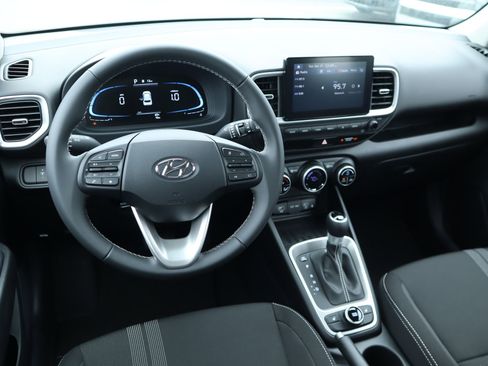 New 2026 Hyundai Venue SEL FWD image 2