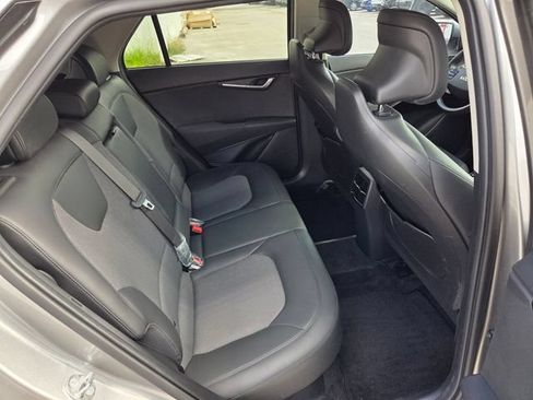 Used 2023 Kia Niro EX FWD image 14