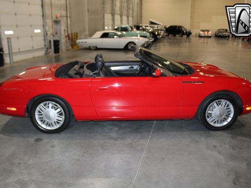 Used 2002 Ford Thunderbird image 6