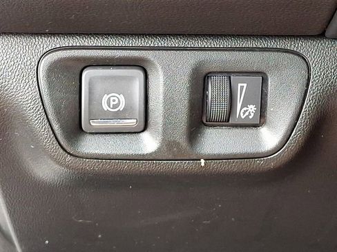 Used 2023 GMC Acadia SLT image 32