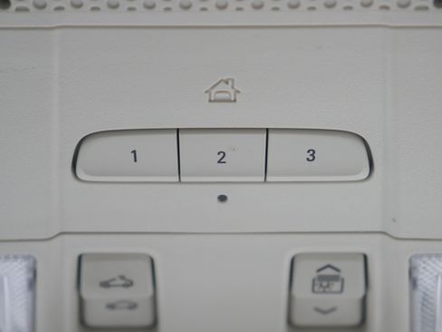 Certified 2022 Cadillac XT6 Premium Luxury w/ Technology Package image 33