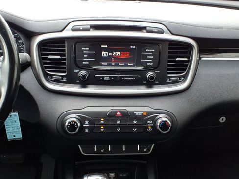 Used 2016 Kia Sorento AWD w/ LX Convenience Package image 12