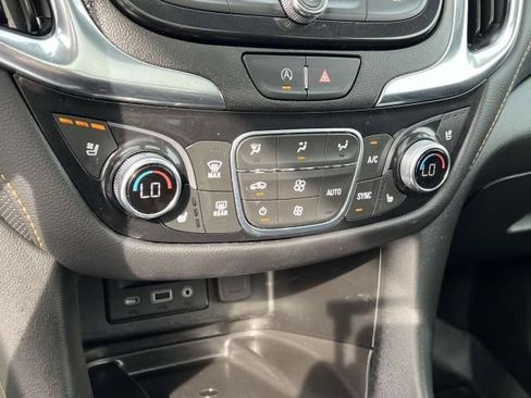 Used 2022 Chevrolet Equinox Premier AWD/4WD image 21