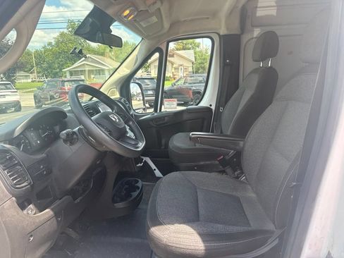 Used 2023 RAM ProMaster 2500 FWD image 12