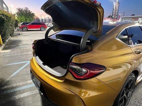 Used 2023 Acura TLX Type S image 9