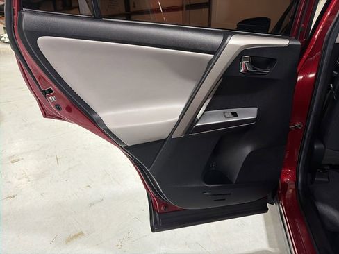 Used 2018 Toyota RAV4 XLE w/ Plus Extra Value Package image 32