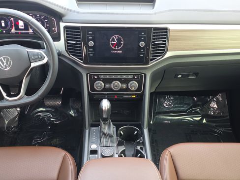 Used 2023 Volkswagen Atlas SEL image 18