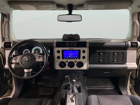 Used 2012 Toyota FJ Cruiser 4WD image 11