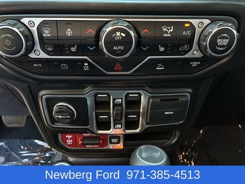 Used 2022 Jeep Wrangler Unlimited Rubicon 4xe w/ Cold Weather Group AWD/4WD image 24