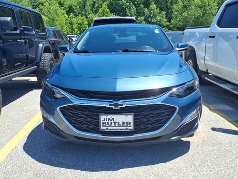 Used 2025 Chevrolet Malibu RS FWD image 2