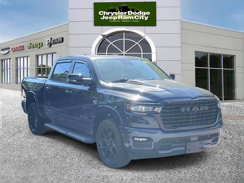 Used 2026 RAM 1500 Laramie w/ Night Edition AWD/4WD image 4