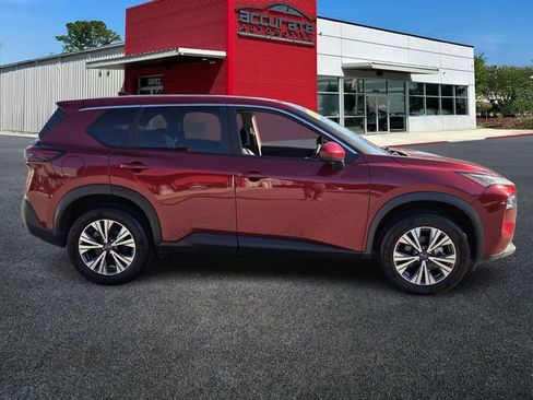 Used 2023 Nissan Rogue SV image 6