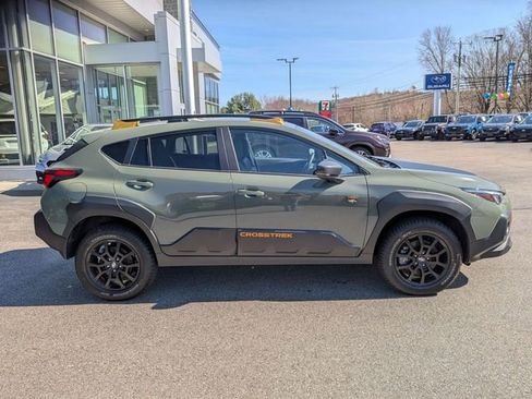 Used 2025 Subaru Crosstrek 2.5i Wilderness AWD/4WD image 2