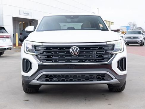 New 2026 Volkswagen Atlas Cross Sport SE image 9