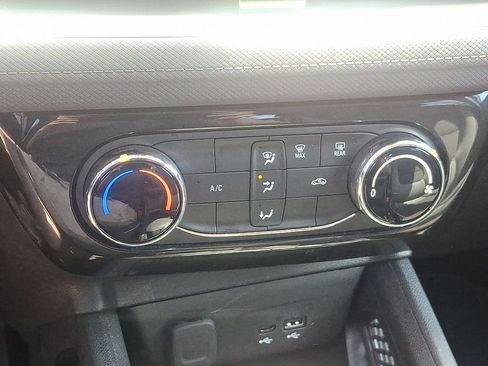 Used 2024 Chevrolet TrailBlazer LT AWD/4WD image 15