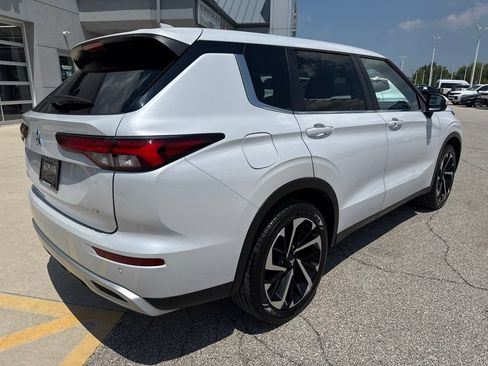 Used 2024 Mitsubishi Outlander SE FWD image 4