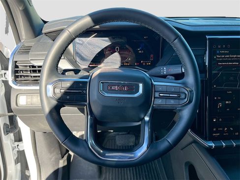 Used 2024 GMC Acadia Elevation w/ Black Edition image 11