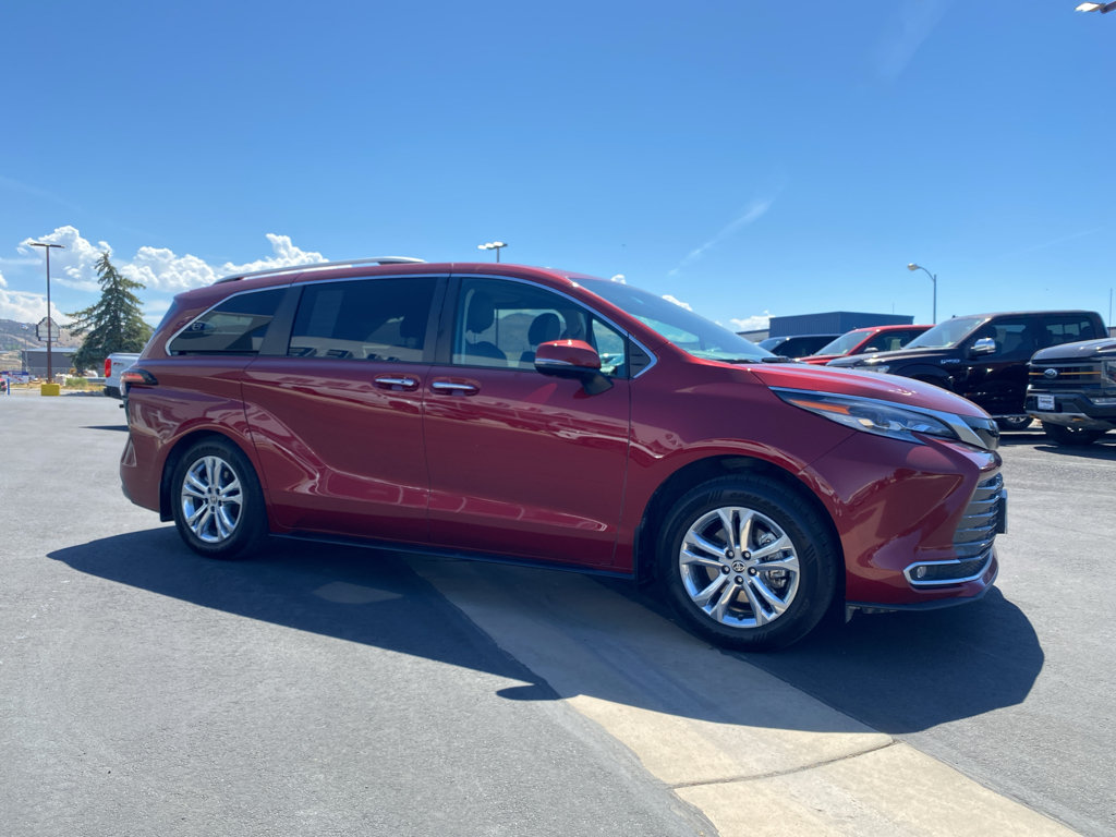 Used 2023 Toyota Sienna Platinum AWD/4WD image 21
