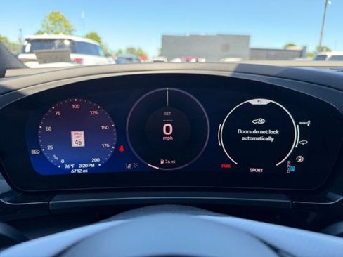 Used 2024 Porsche Macan 4 Electric w/ Premium Package AWD/4WD image 23