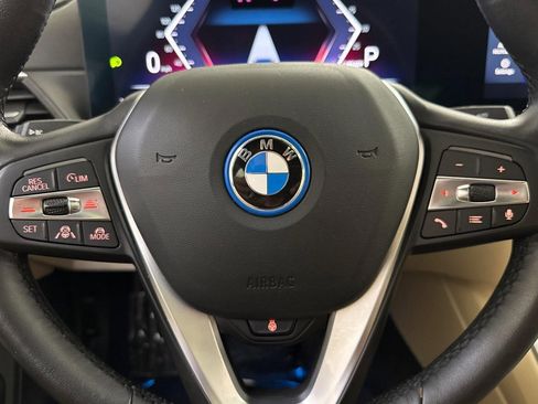 Used 2023 BMW i4 eDrive35 RWD image 17