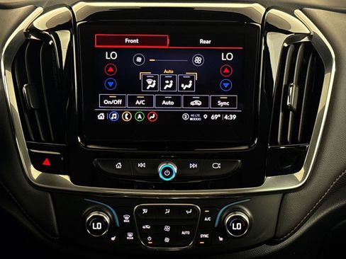 Used 2023 Chevrolet Traverse RS AWD/4WD image 21