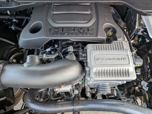 New 2026 RAM 1500 Laramie AWD/4WD image 13