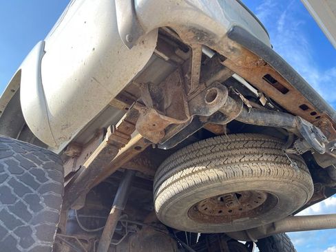 Used 2006 Chevrolet Silverado 2500 LT AWD/4WD image 23