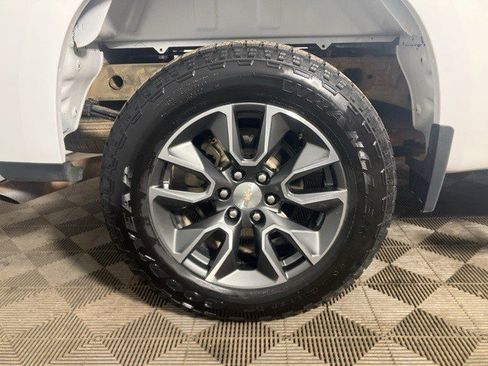 Certified 2024 Chevrolet Silverado 1500 LT image 24