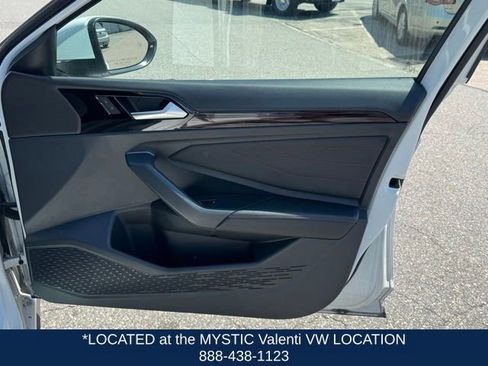 Used 2023 Volkswagen Jetta GLI Autobahn FWD image 29