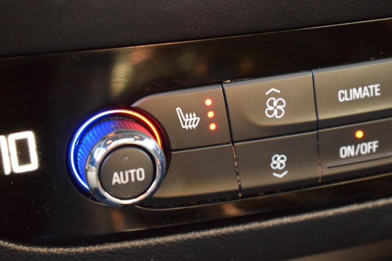 Used 2024 Buick Enclave Essence w/ Experience Buick Package FWD image 30