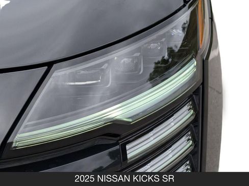 Certified 2025 Nissan Kicks SR FWD image 10