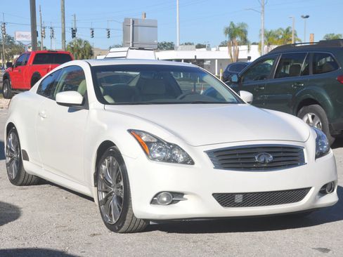 Used 2011 INFINITI G37 Journey w/ Premium Pkg image 2