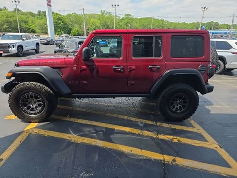 Used 2022 Jeep Wrangler Unlimited Rubicon w/ Xtreme Recon 35" Tire Package AWD/4WD image 6