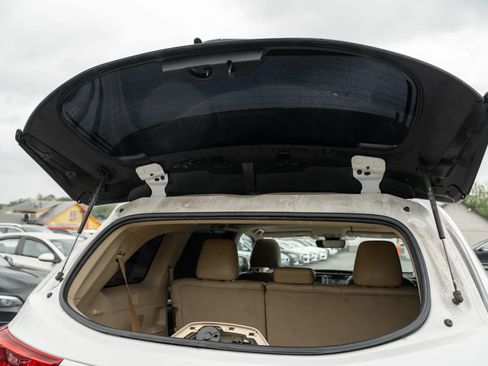 Used 2018 Toyota Highlander XLE AWD/4WD image 14