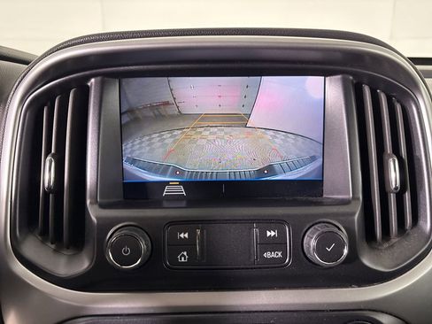 Used 2022 Chevrolet Colorado LT image 16