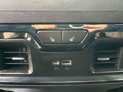 Used 2023 GMC Sierra 1500 AT4 w/ Technology Package image 17