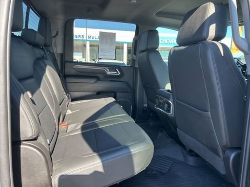 Certified 2025 Chevrolet Silverado 2500 LTZ w/ LTZ Convenience Package image 32