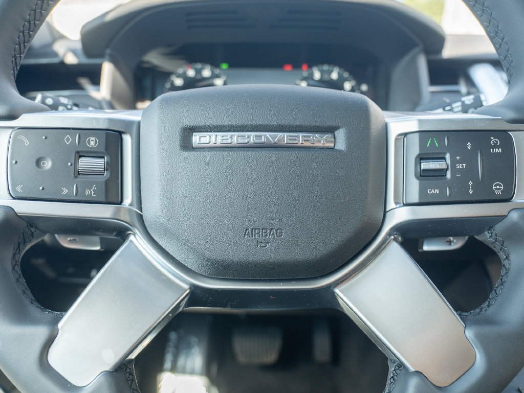 New 2026 Land Rover Discovery Dynamic SE AWD/4WD image 14