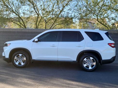 Used 2024 Honda Pilot EX-L image 5