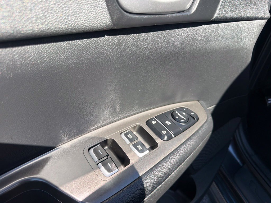 Used 2019 Kia Optima S FWD image 19