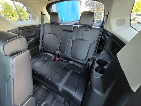 New 2025 Honda Pilot Touring image 18