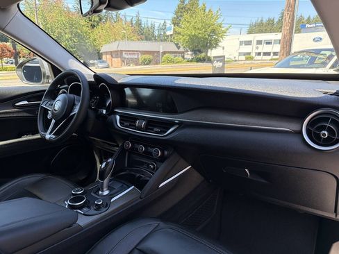 Used 2018 Alfa Romeo Stelvio Ti AWD/4WD image 19