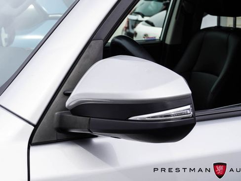 Used 2018 Toyota 4Runner TRD Off-Road Premium image 18