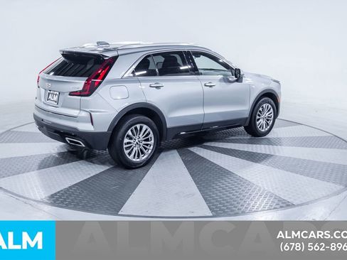 Used 2025 Cadillac XT4 Premium Luxury FWD image 8