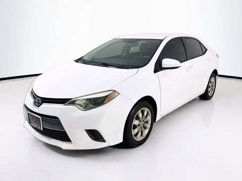 Used 2015 Toyota Corolla LE image 3