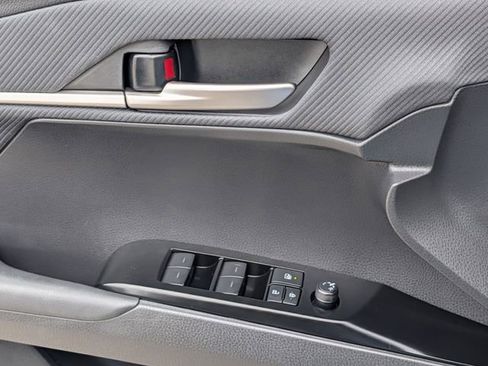 Used 2025 Toyota Camry SE image 24